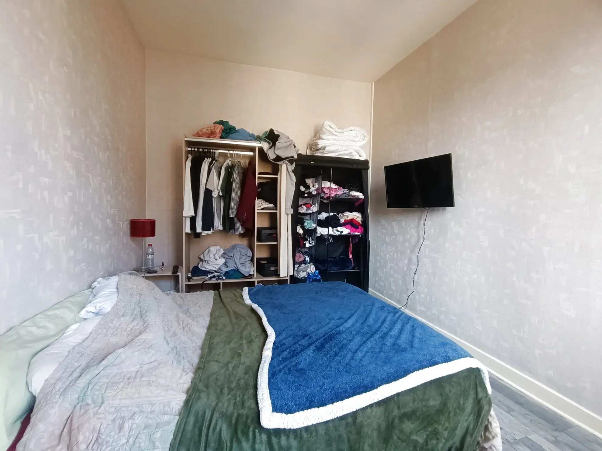 Immeuble à vendre de 99,8 m² à Ruffec, parfait pour investisseur 