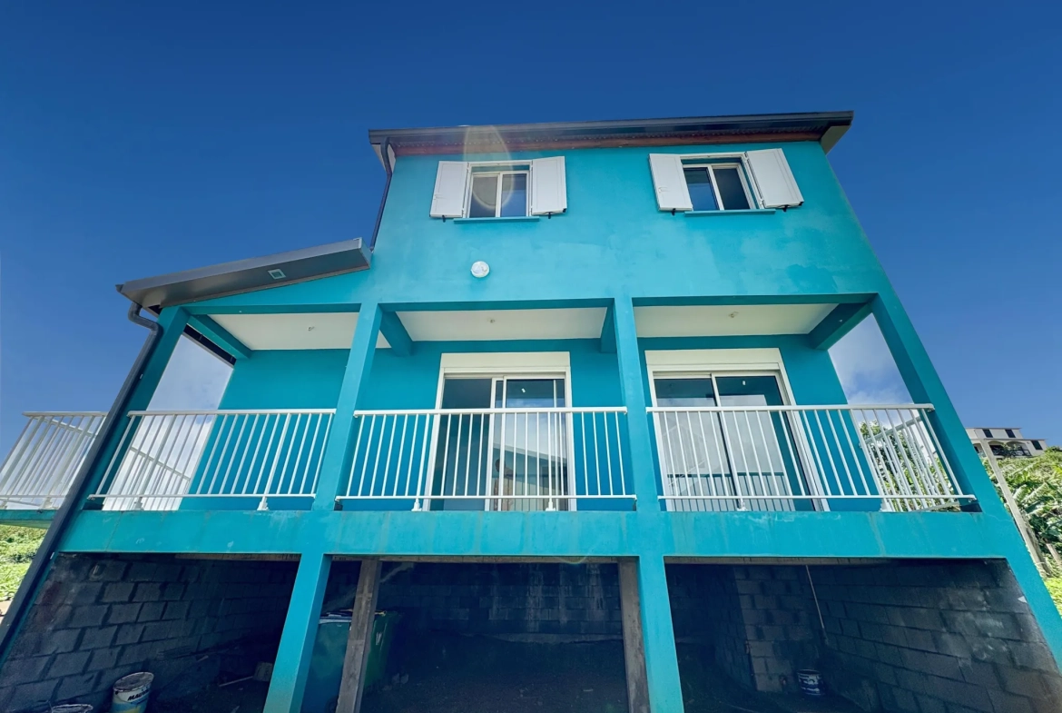 Maison T4 lumineuse avec vue à Trois-Bassins Les Hauts – 90 m² 