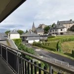 Appartement T3 avec balcon et cave à Besse et Saint-Anastaise dans le parc des Volcans