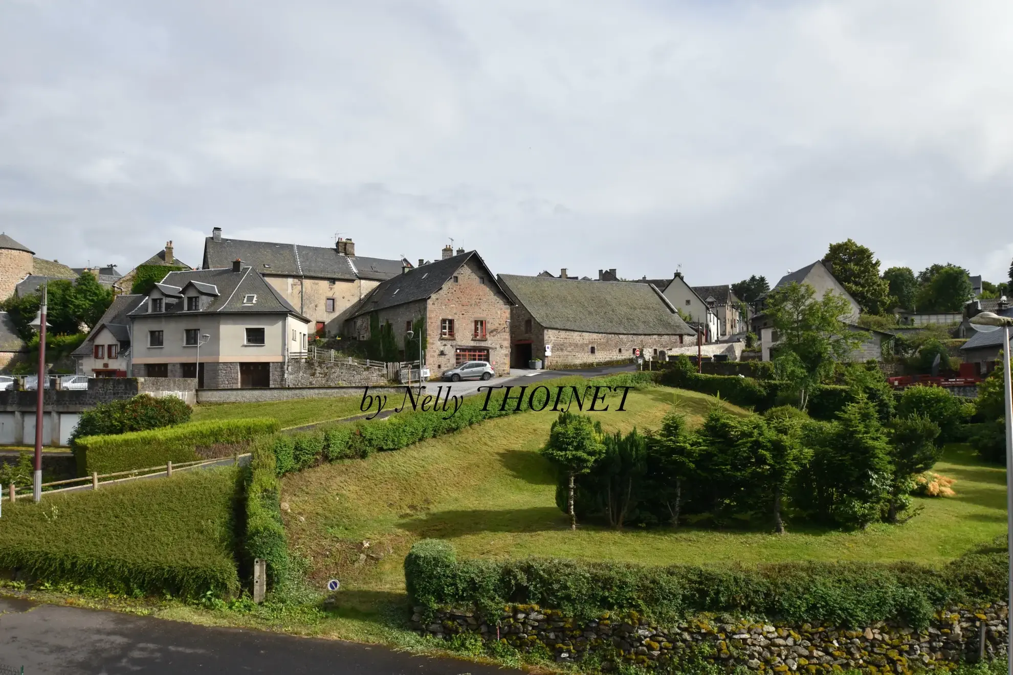 Appartement T3 avec balcon et cave à Besse et Saint-Anastaise dans le parc des Volcans 