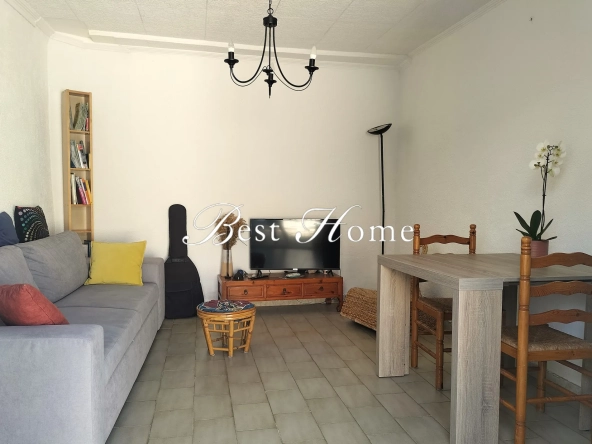 Maisons de ville à vendre à Nîmes centre avec cour et charme atypique 