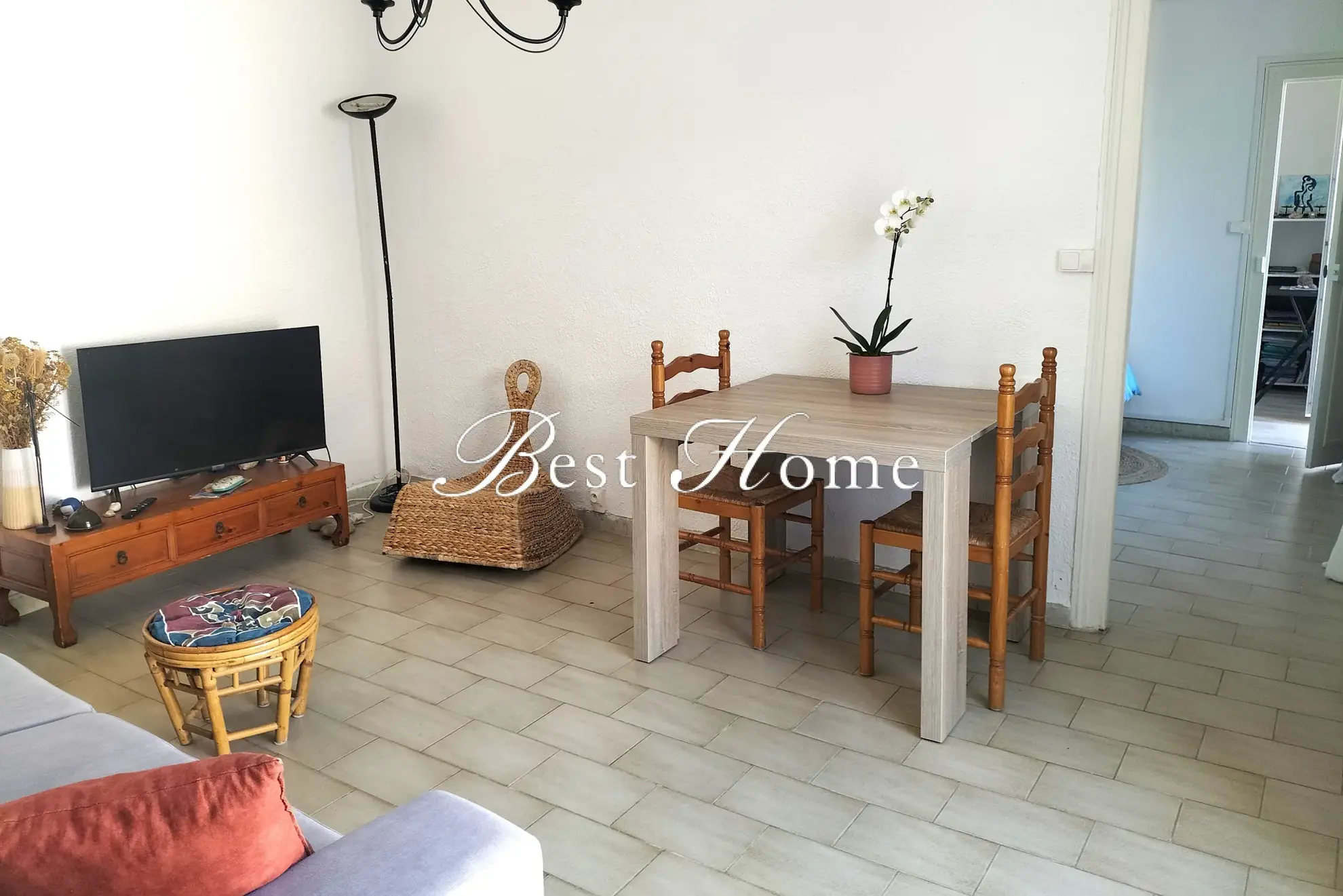 Maisons de ville à vendre à Nîmes centre avec cour et charme atypique 