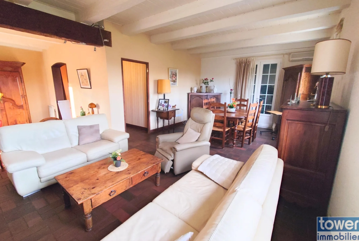 Charmante maison de 220 m² avec piscine et grand terrain à Villefranche-de-Rouergue 
