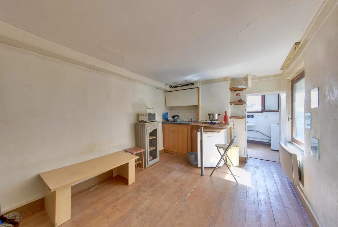 Studio à rénover en plein centre de Grenoble, idéal investisseur ou primo-accédant 