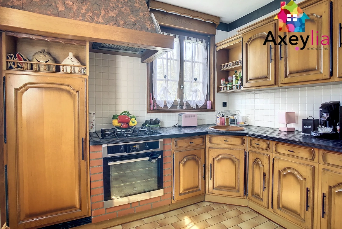 Maison familiale de 140 m² à Saint Agnan avec terrain arboré 