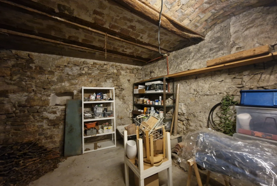 Maison en pierre à vendre à Lecques - 125 m² avec 4 chambres 
