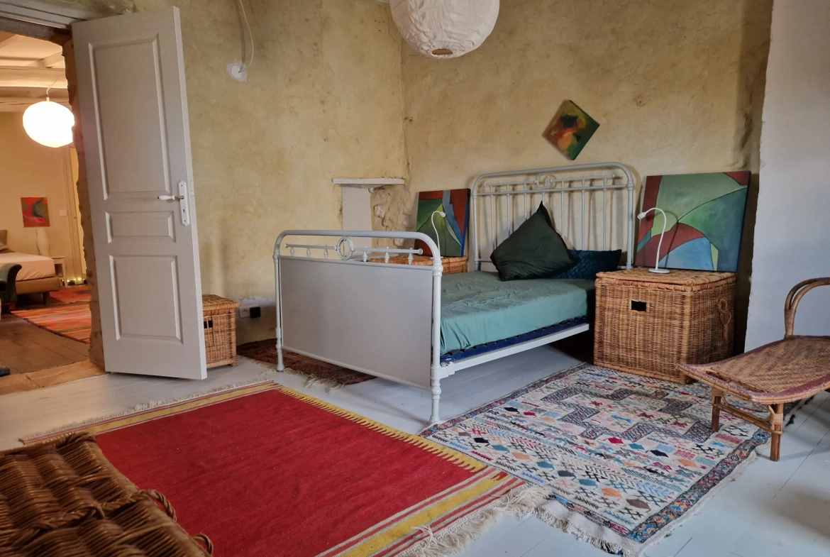 Maison en pierre à vendre à Lecques - 125 m² avec 4 chambres 