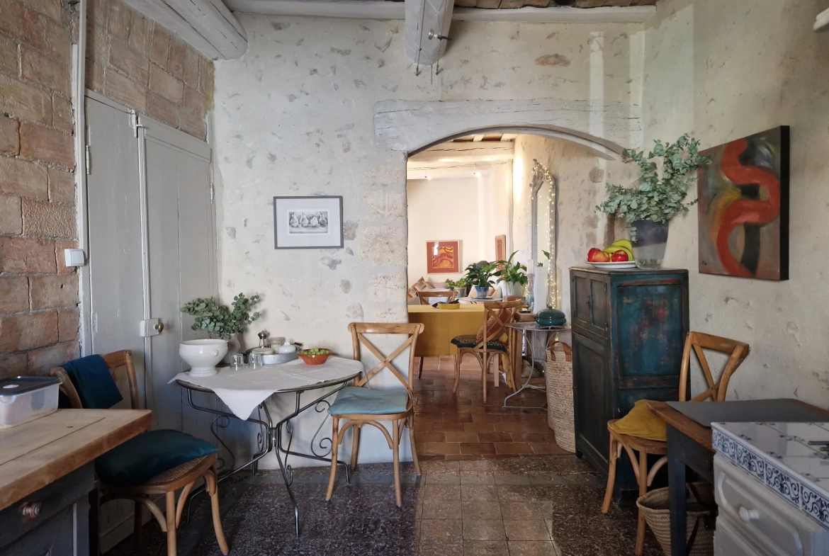 Maison en pierre à vendre à Lecques - 125 m² avec 4 chambres 