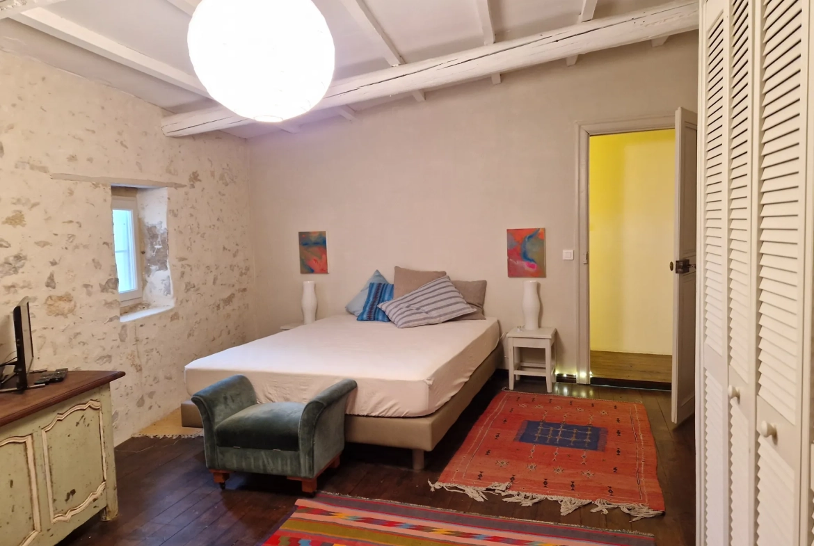 Maison en pierre à vendre à Lecques - 125 m² avec 4 chambres 