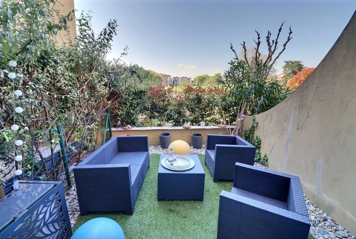 Appartement T1 avec jardin et vue sur l’eau à Lattes Port Ariane 