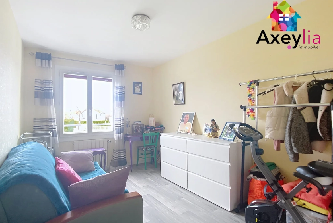 Maison rénovée avec 2 chambres, jardin et garage au Coteau 