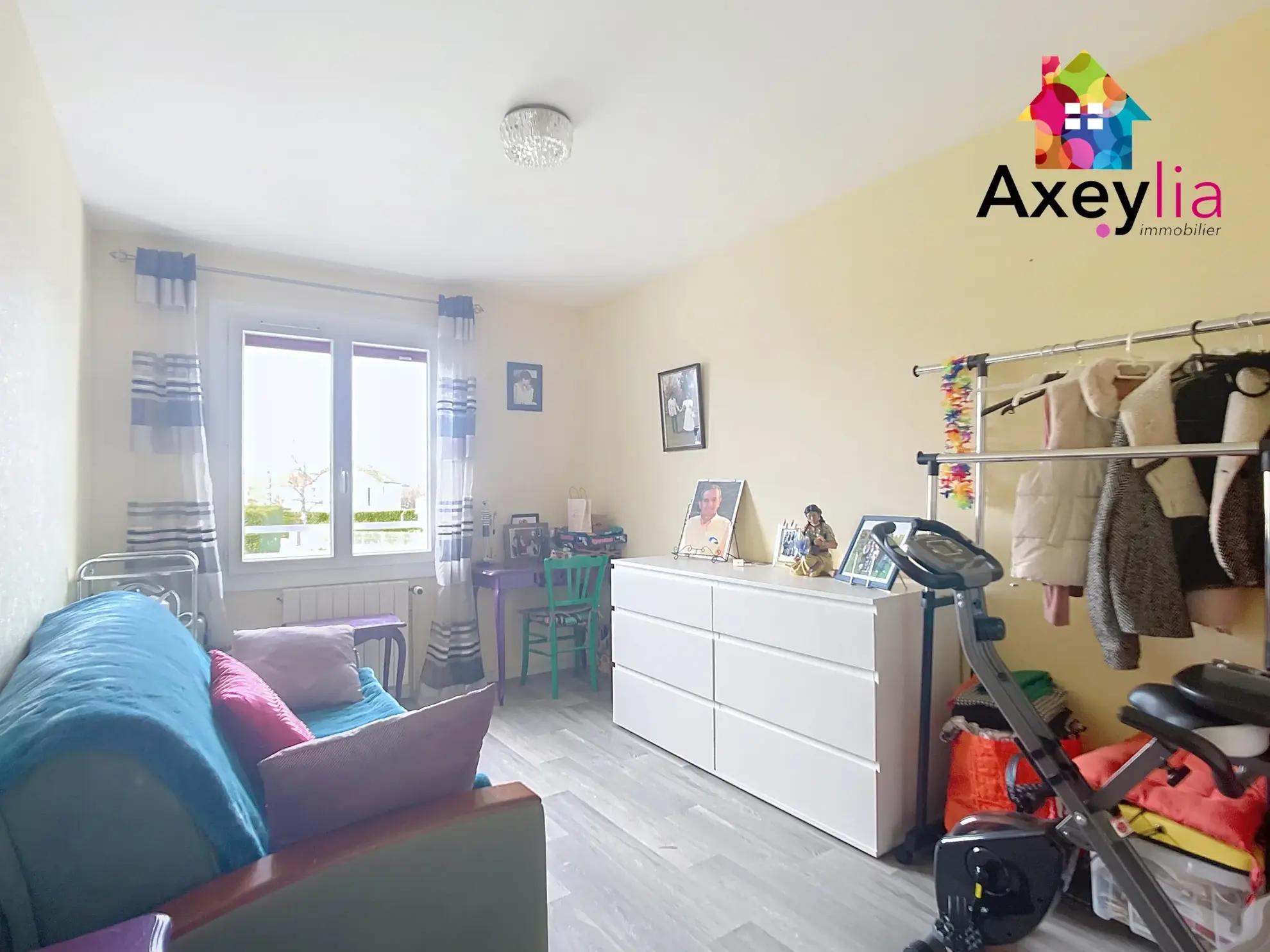 Maison rénovée avec 2 chambres, jardin et garage au Coteau 