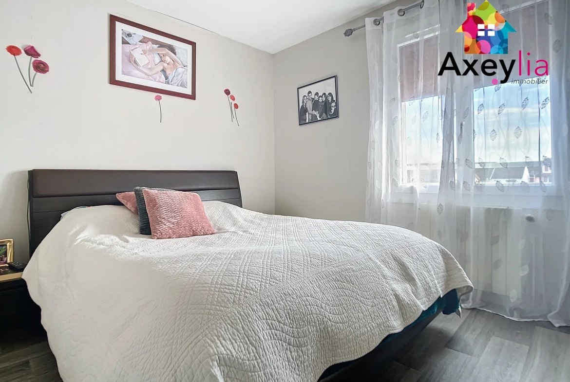 Maison rénovée avec 2 chambres, jardin et garage au Coteau 