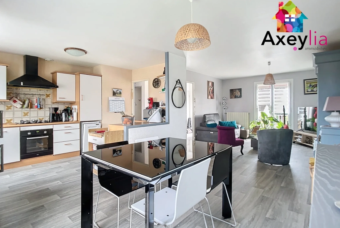 Maison rénovée avec 2 chambres, jardin et garage au Coteau 