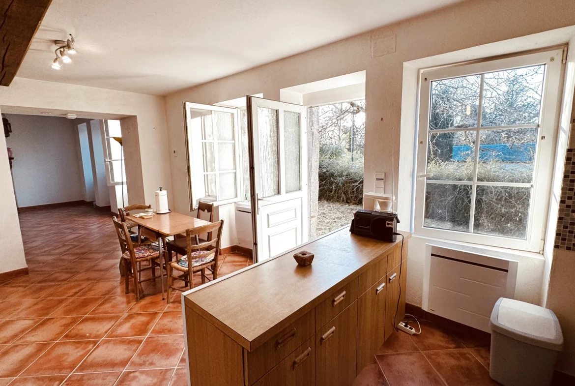 Longère bourguignonne rénovée avec grange à Brassy, Morvan 