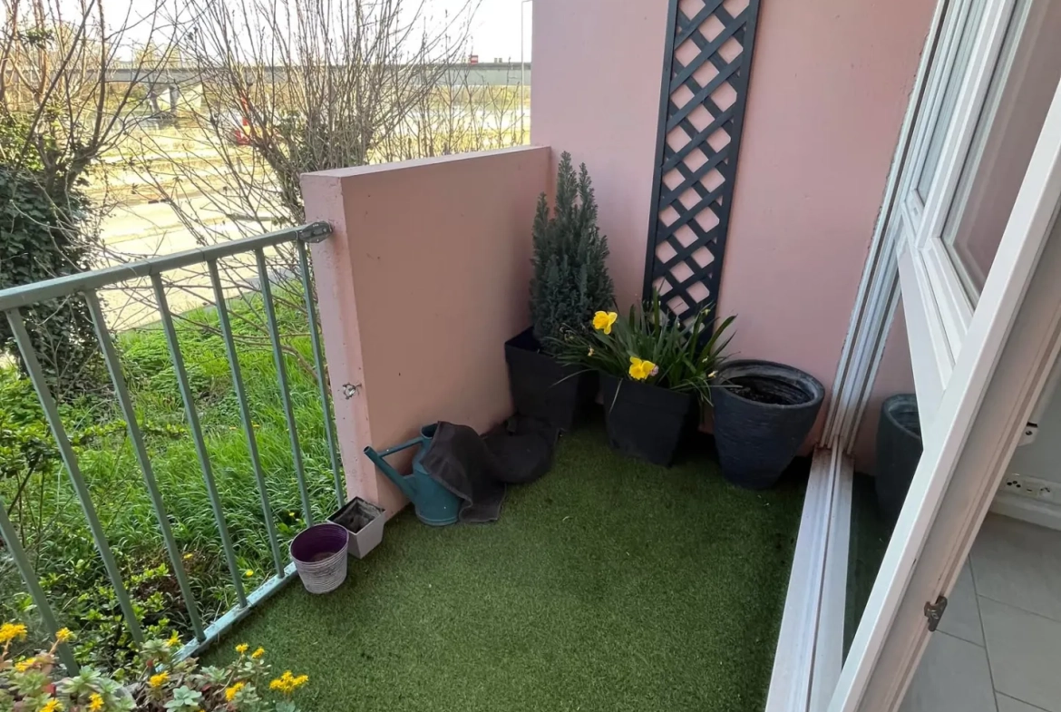 Appartement de 58 m2 à vendre à La Voulte-sur-Rhône avec balcon, cave et garage 
