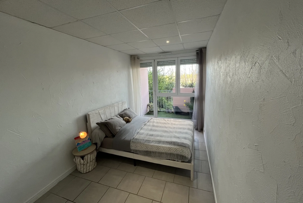 Appartement de 58 m2 à vendre à La Voulte-sur-Rhône avec balcon, cave et garage 