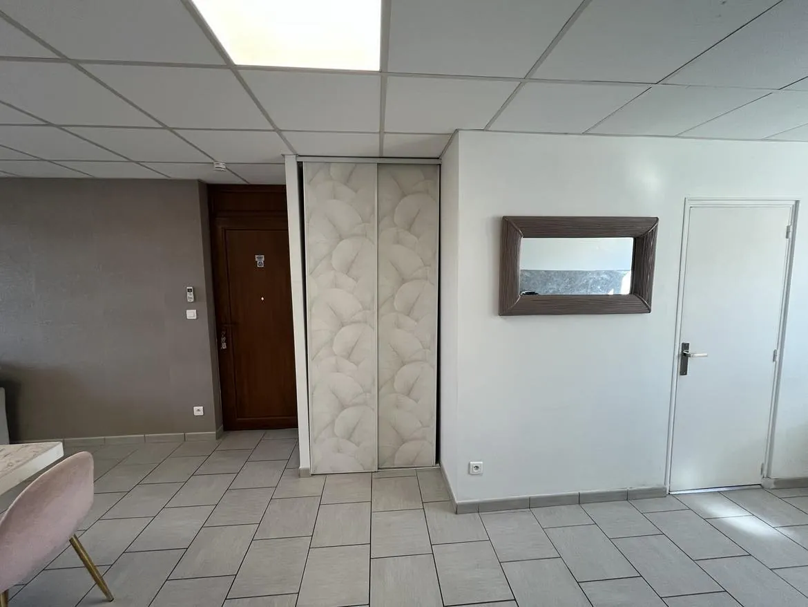 Appartement de 58 m2 à vendre à La Voulte-sur-Rhône avec balcon, cave et garage 