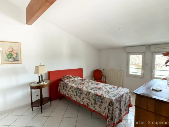 Appartement 4 pièces avec terrasse et parking à Orange 