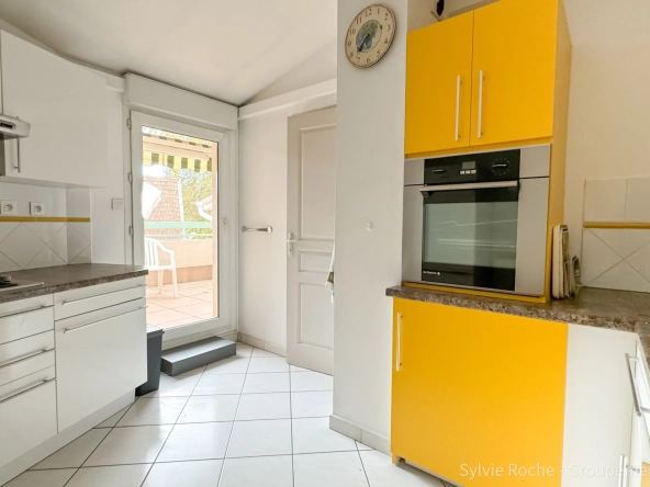 Appartement 4 pièces avec terrasse et parking à Orange 
