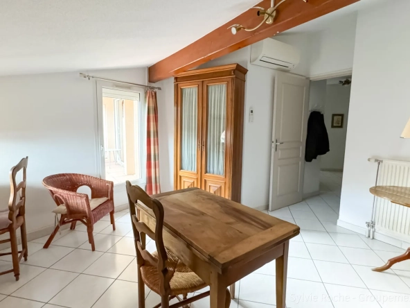 Appartement 4 pièces avec terrasse et parking à Orange 