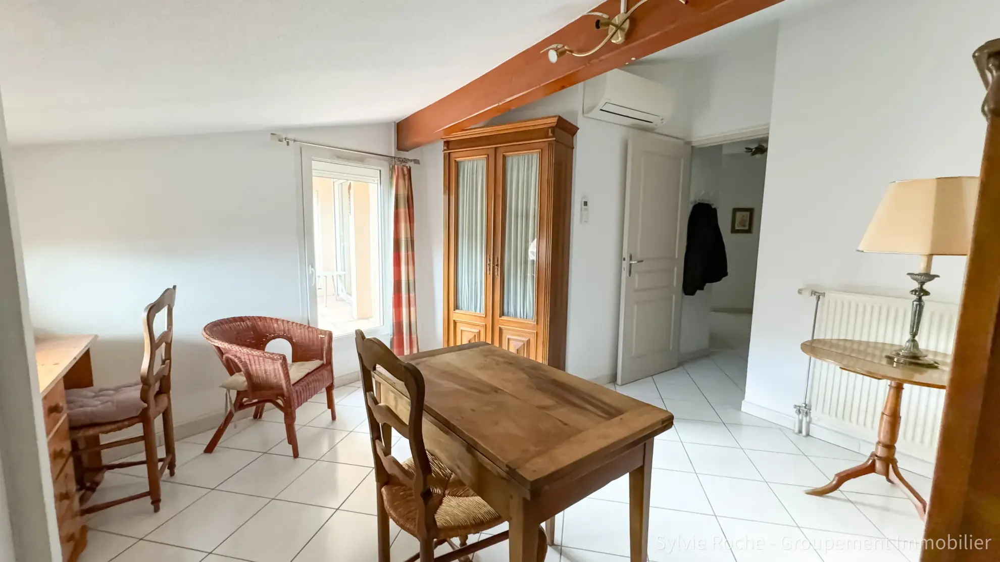 Appartement 4 pièces avec terrasse et parking à Orange 