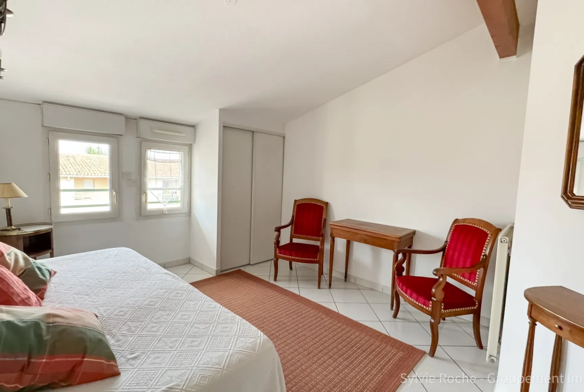 Appartement 4 pièces avec terrasse et parking à Orange 