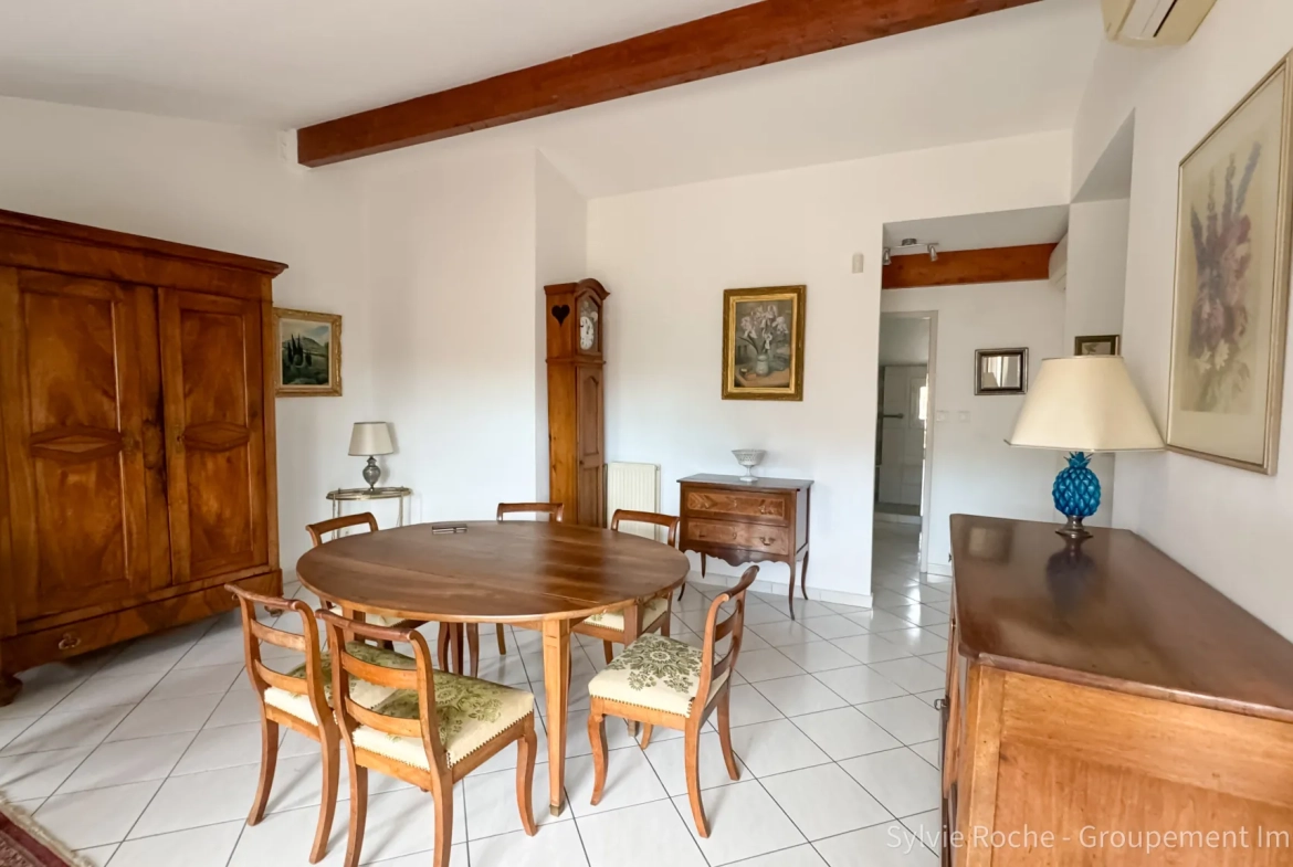 Appartement 4 pièces avec terrasse et parking à Orange 