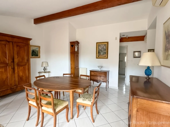 Appartement 4 pièces avec terrasse et parking à Orange 