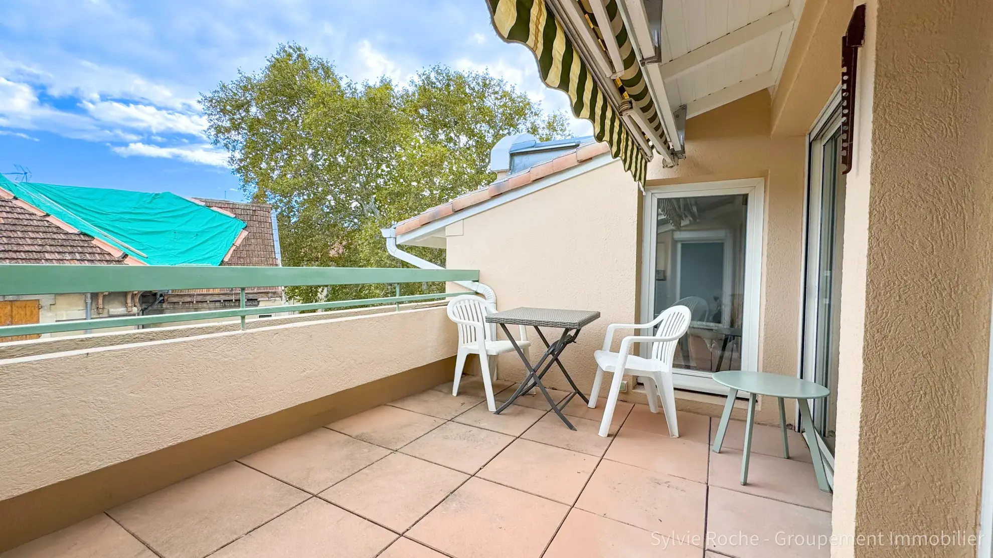 Appartement 4 pièces avec terrasse et parking à Orange 