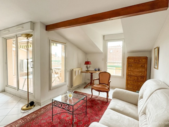 Appartement 4 pièces avec terrasse et parking à Orange 