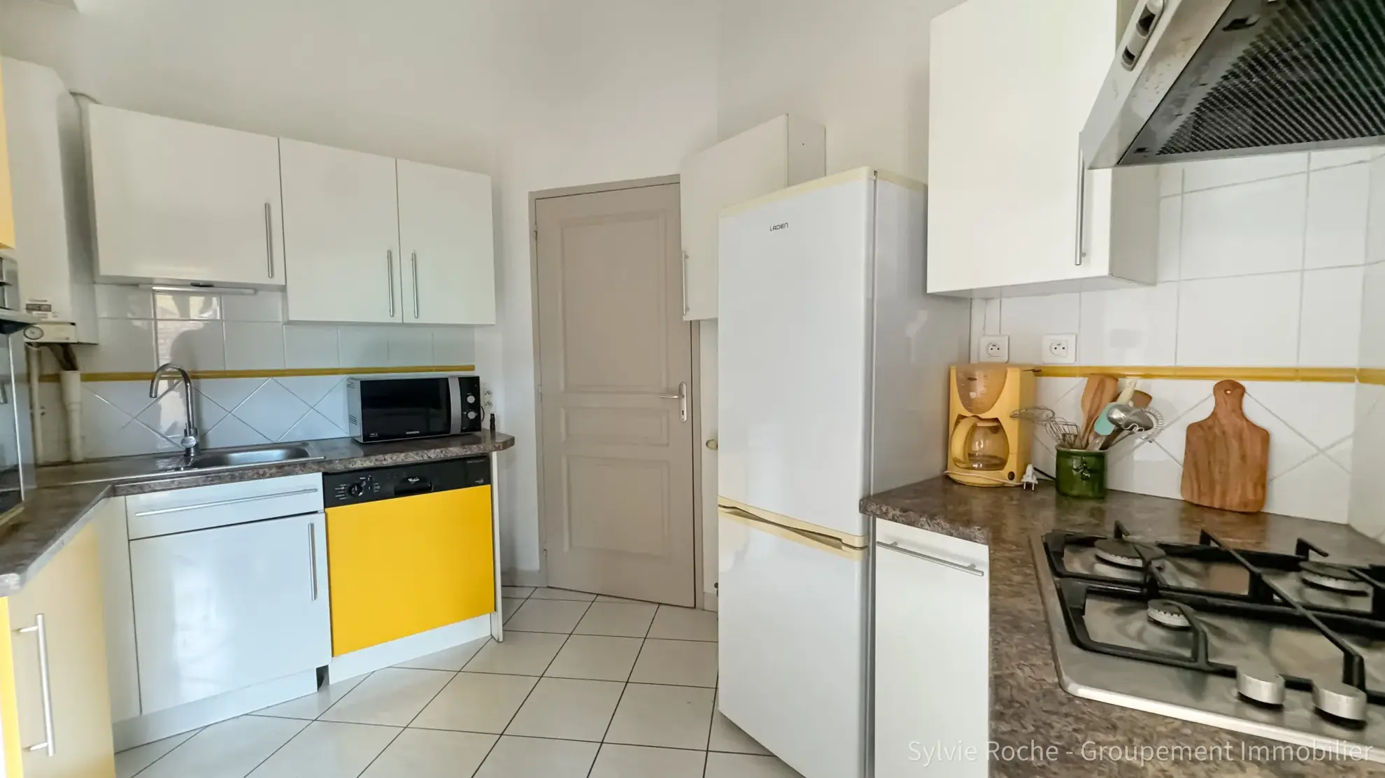 Appartement 4 pièces avec terrasse et parking à Orange 
