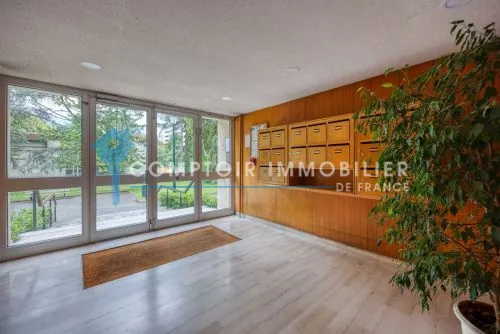 Appartement T4 à vendre à Grenoble avec vue sur le Vercors – Dernier étage, 74 m² 
