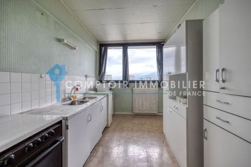 Appartement T4 à vendre à Grenoble avec vue sur le Vercors – Dernier étage, 74 m² 