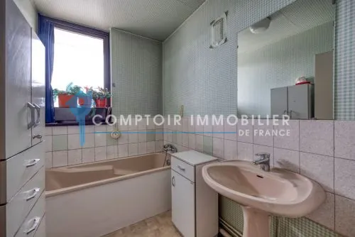 Appartement T4 à vendre à Grenoble avec vue sur le Vercors – Dernier étage, 74 m² 