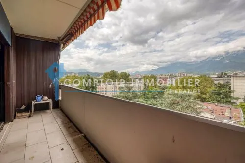 Appartement T4 à vendre à Grenoble avec vue sur le Vercors – Dernier étage, 74 m² 