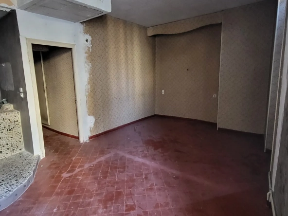 Immeuble à rénover à Orange près du Théâtre Antique - Emplacement de qualité 