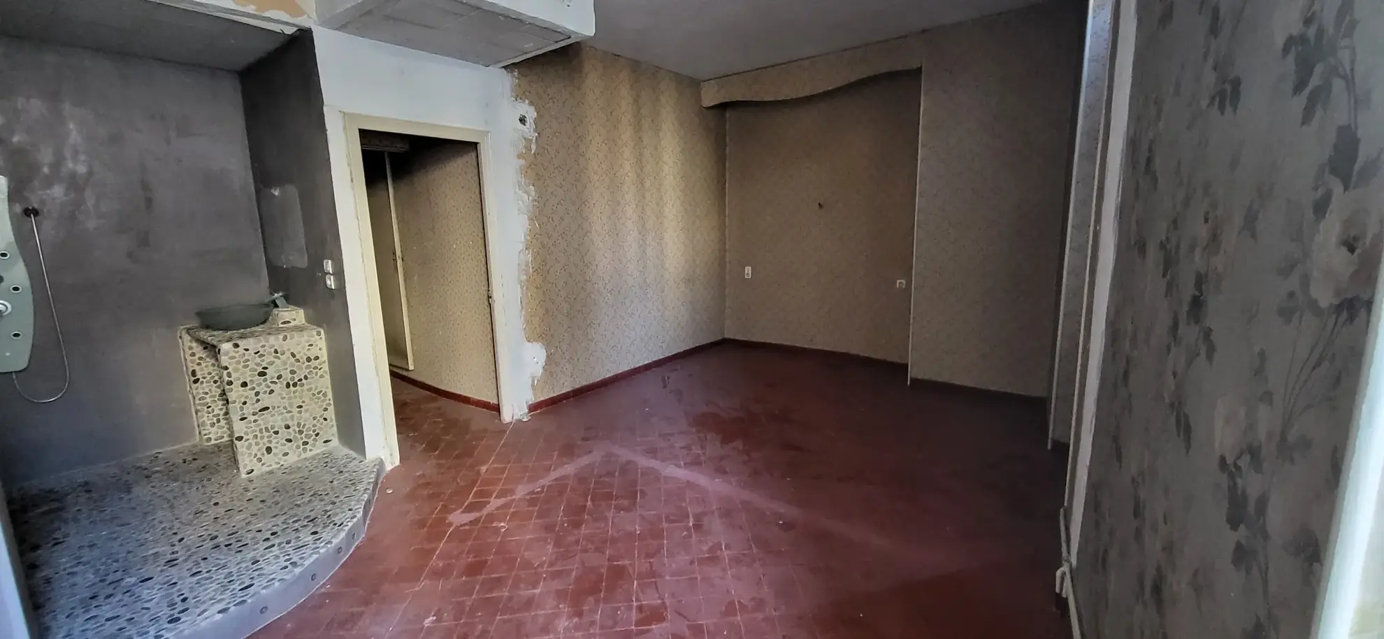 Immeuble à rénover à Orange près du Théâtre Antique - Emplacement de qualité 