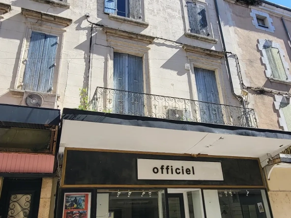 Immeuble à rénover à Orange près du Théâtre Antique - Emplacement de qualité