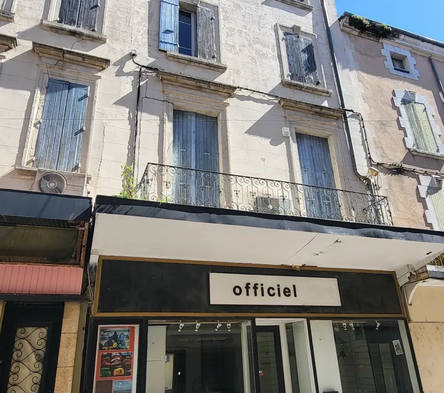 Immeuble à rénover à Orange près du Théâtre Antique - Emplacement de qualité 