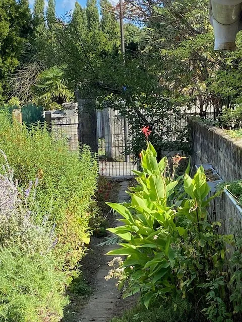 Maison de ville de 126 m² à Pons avec jardin et 3 chambres 