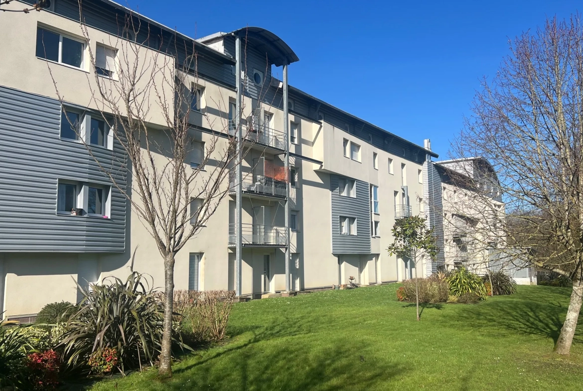 Studio meublé à Rennes avec parking et balcon - Investissement locatif sécurisé 