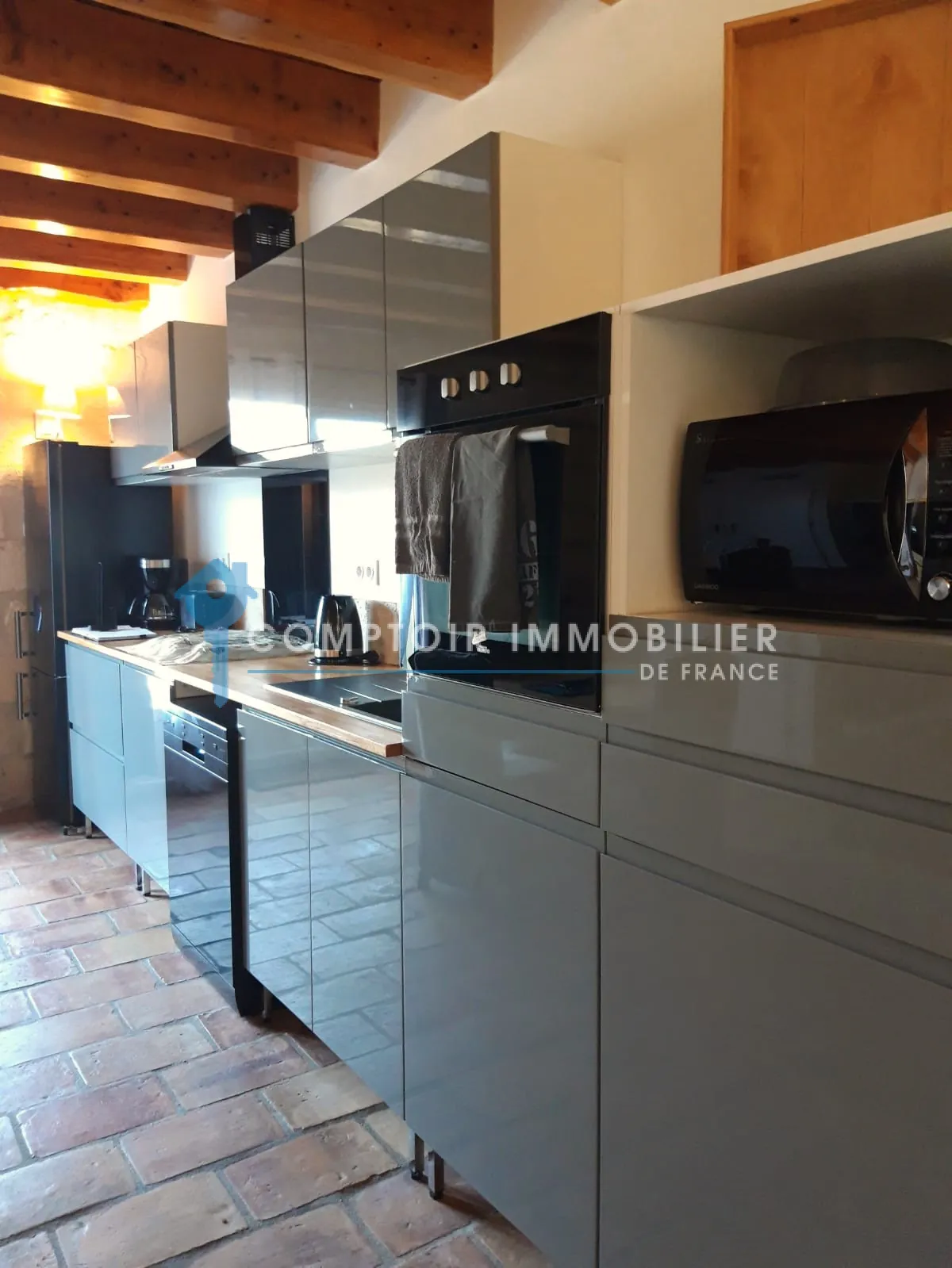 Appartement de luxe à Boulbon - 65 m² avec terrasse et vue dégagée 