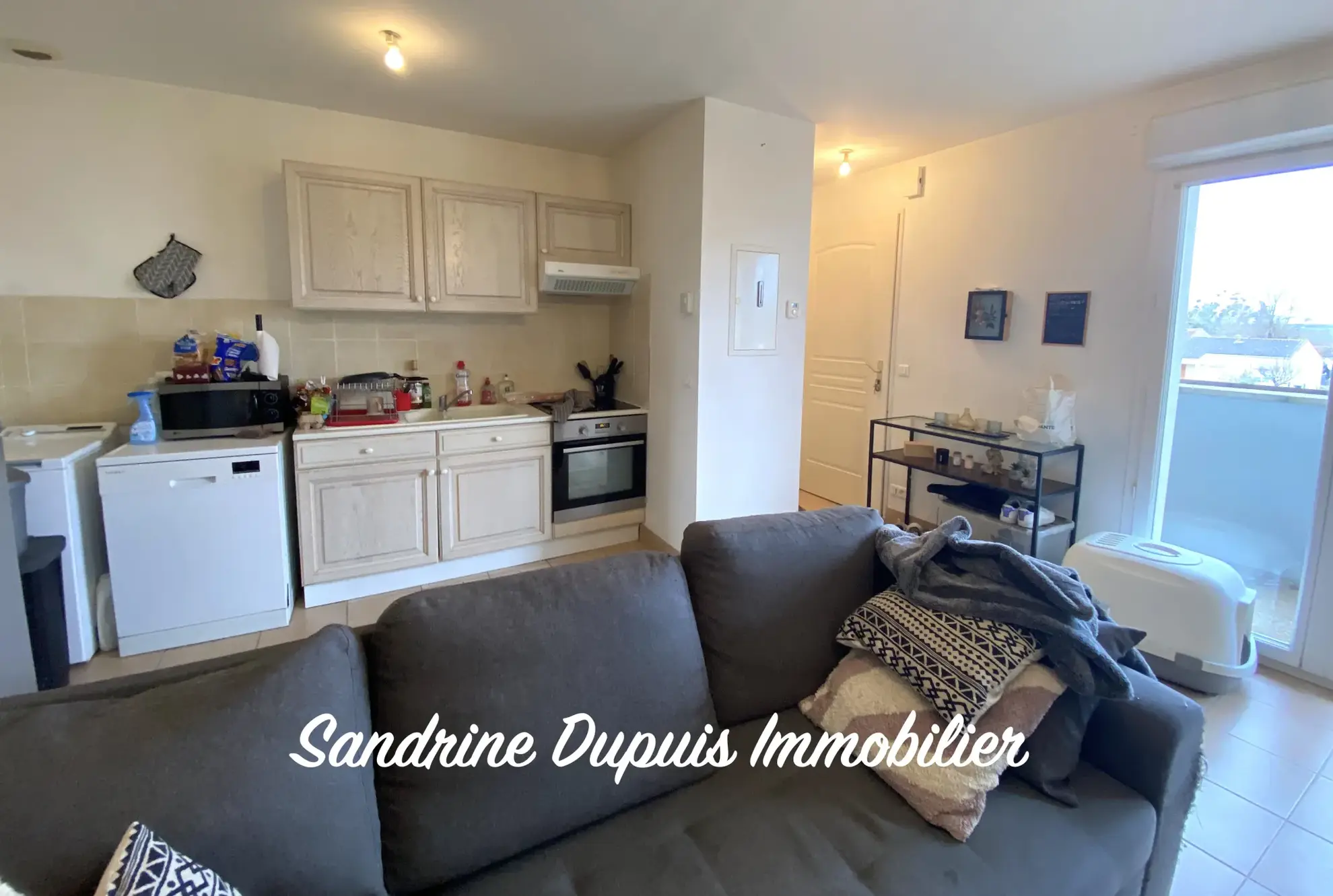 Appartement 2 pièces à Saintes avec parking et box privé 