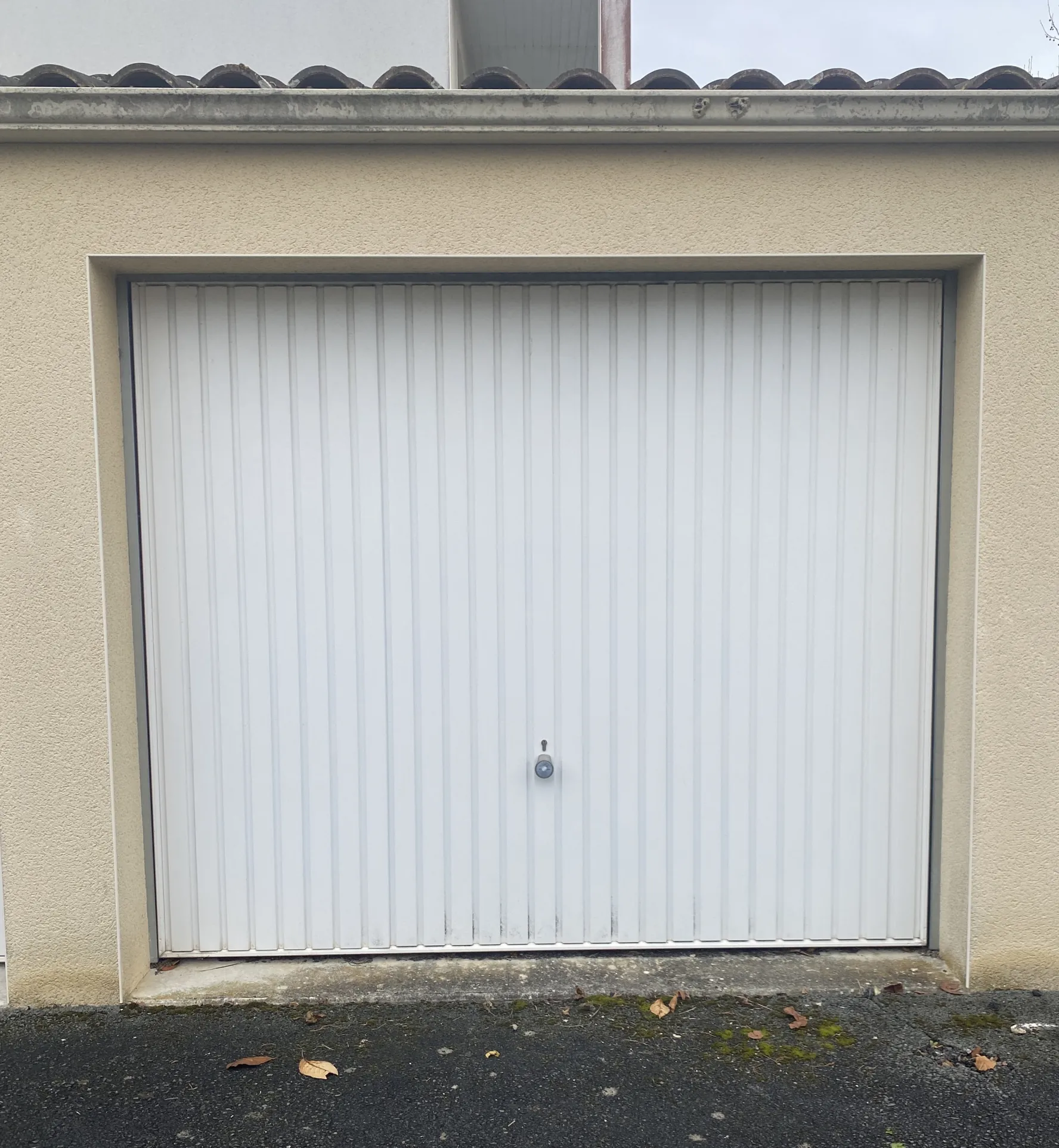 Appartement 2 pièces à Saintes avec parking et box privé 