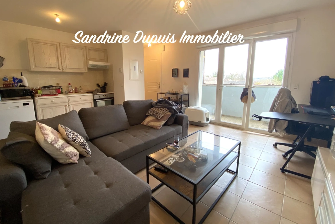 Appartement 2 pièces à Saintes avec parking et box privé 