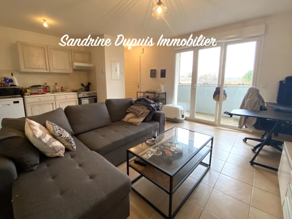 Appartement 2 pièces à Saintes avec parking et box privé