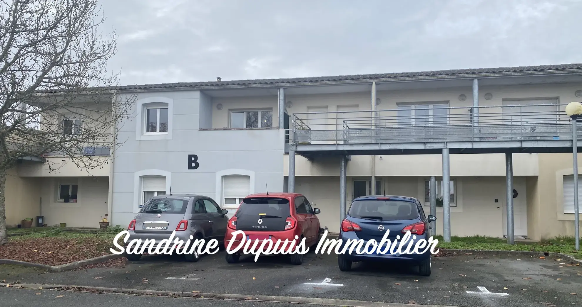Appartement 2 pièces à Saintes avec parking et box privé 