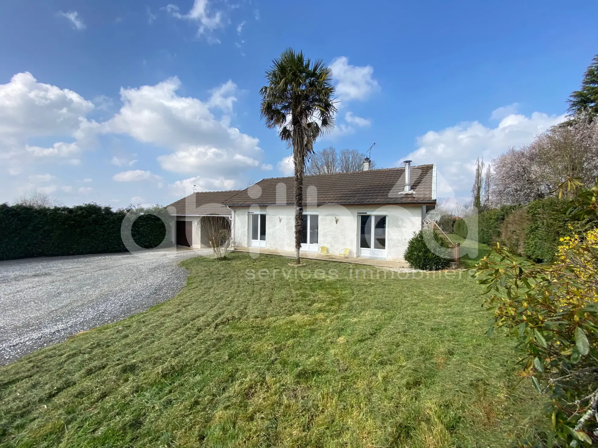 Maison individuelle de plain-pied à La Peruse (16270) avec garage et jardin clôturé 