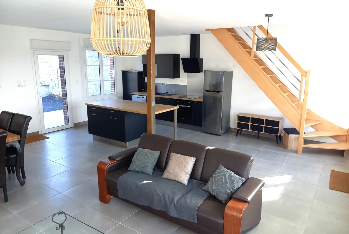 Maison rénovée de 3 pièces à Eu, emplacement exceptionnel, sans travaux, clé en main 